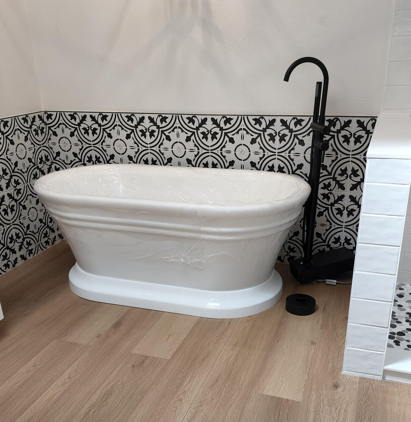 Bathtub Professional Bathroom and Flooring